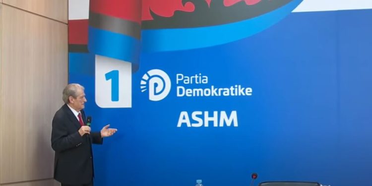 “Kush voton PD është 1-sh”, Berisha zbulon logon e Partisë Demokratike për zgjedhjet