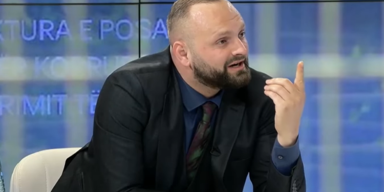 Kandidati i Ramës “shthur” gojën në emision: Do bëj atë që më do ****!