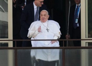 Ndahet nga jeta Papa Françesku