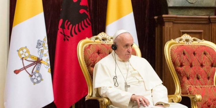 Ndarja nga jeta Papa Françeskut, e shtuna shpallet ditë zie në Shqipëri