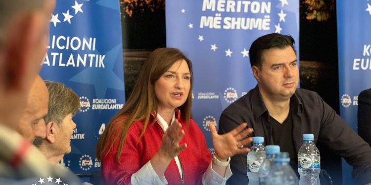 Basha dhe Jupi takim me pensionistët: Ne nuk premtojmë për t’u pëlqyer, ne punojmë për të merituar besimin