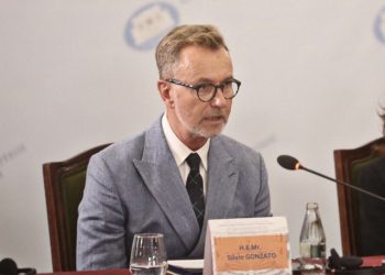 Korrupsioni po shuan ëndrrat e të rinjve, Gonzato ‘shuplakë’ Ramës: Mungon sistemi i bazuar në meritë