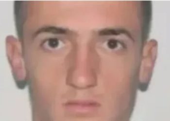 Plagosi me kallashnikov në Zenisht, si i shpëtoi ekstradimit 29-vjeçari në Britani