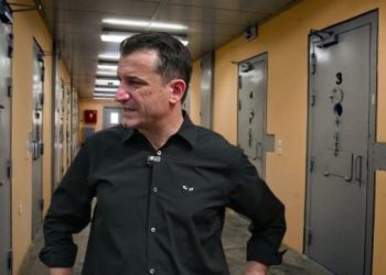 Përgjimet e Veliajt/ 13 faqe nga dosja e SPAK me shantazhet nga qelia