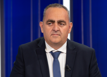 Denoncon Beleri: Ministra e deputetë po vjedhin prona në Jug