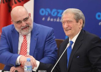 Nis zyrtarisht fushata zgjedhore, Partia Demokratike ngre sot siparin
