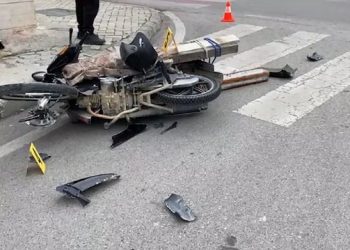 Humb jetën 14 vjeçari në Shkodër, u aksidentua bashkë me 16-vjeçarin me motor