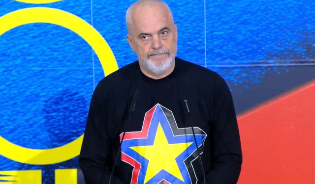 Mëson ‘live’ vdekjen e Papa Françeskut, Rama ndërpret takimin elektoral dhe mban një minutë heshtje