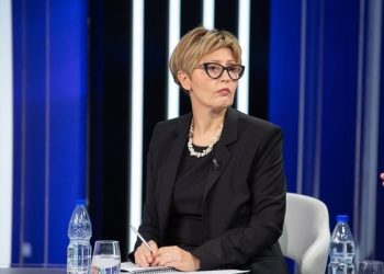 Ish-zëvendësministrja socialiste tallet me spotin e kandidates së PS