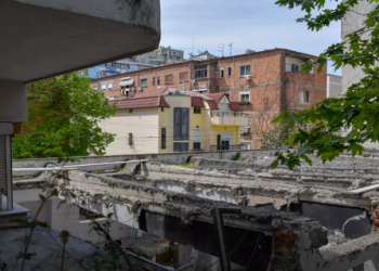 “Një oaz i nxehtë betoni”, “babëzia” e ndërtimeve po shkatërron historinë, gjelbërimin dhe klimën e Tiranës