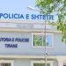 Gjendet vetëm në rrugë një fëmijë 3-4 vjeç në bulevardin “Dëshmorët e Kombit”