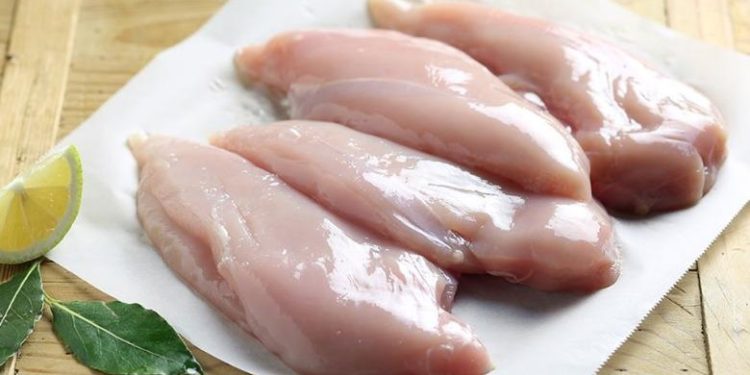 AKU gjen 6 subjekte në Vlorë që tregtonin mish pule me salmonele