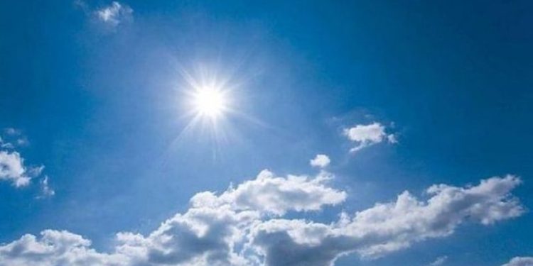 Temperaturat arrijnë deri në 24 gradë, parashikimi i motit