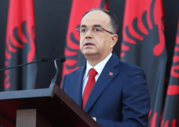 Begaj niset drejt Italisë, do të marrë pjesë në varrimin e Papa Franceskut