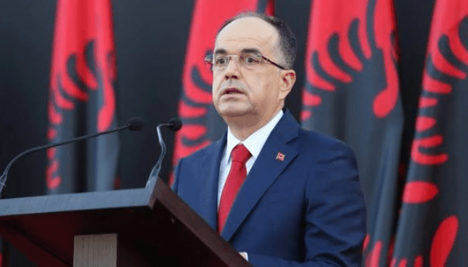 Begaj niset drejt Italisë, do të marrë pjesë në varrimin e Papa Franceskut