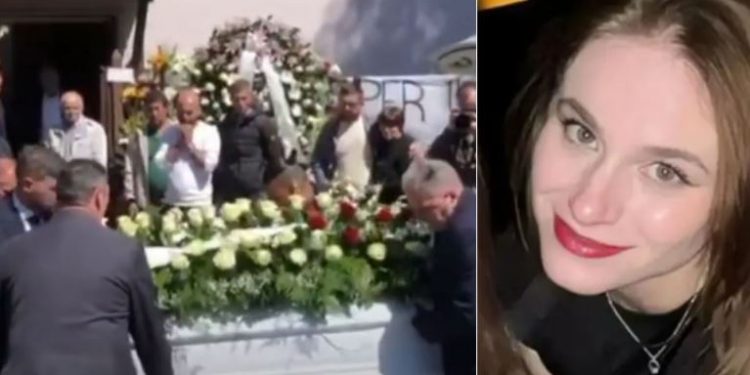 Me lule dhe pankarta, i jepet lamtumira e fundit 22-vjeçares shqiptares Ilaria Sula