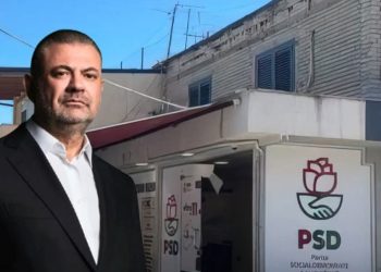 Plumba dhe xhama të thyera në zyrat e Tom Doshit