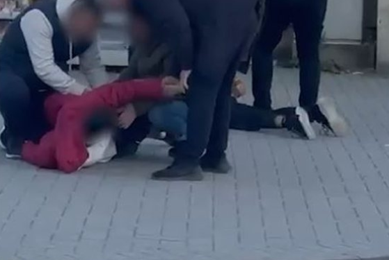 Trafik armësh, arrestohen dy të rinjtë në Tiranë