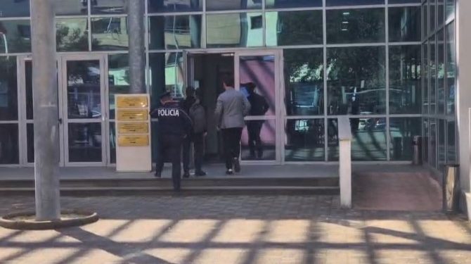 Nën hetim në dosjen e Erion Veliajt, biznesmeni Elman Abule paraqitet në GJKKO
