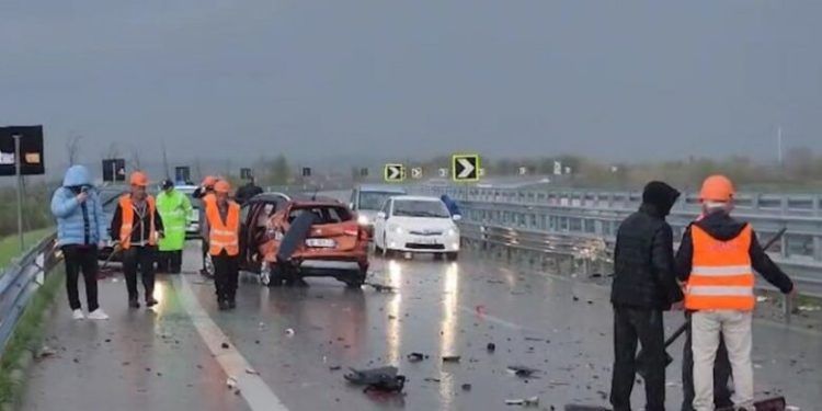 Aksidenti me 6 të plagosur në Fier, policia arreston 54-vjeçarin dhe procedon të riun