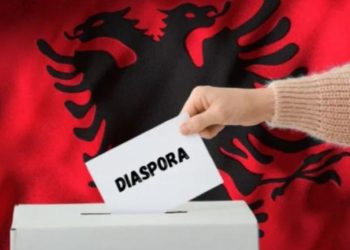 Mbërrijnë në Shëqipëri fletët e votimit që do të përdoren nga diaspora
