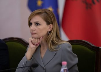 Tabaku: Taksa e sheshtë 10% dhe Paketa e Dhembshurisë, zgjidhje për krizën ekonomike