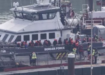 Po shkonin në Britani me jaht, kapen 20 emigrantë shqiptarë në Kanalin anglez