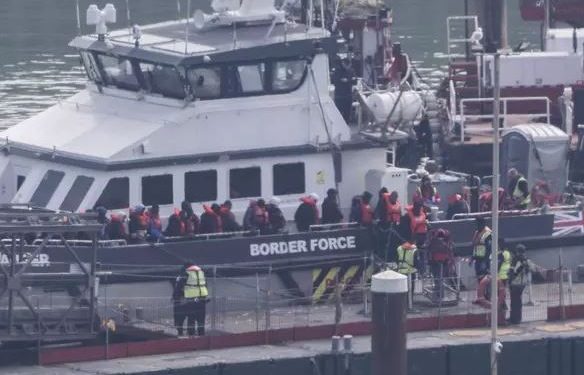 Po shkonin në Britani me jaht, kapen 20 emigrantë shqiptarë në Kanalin anglez
