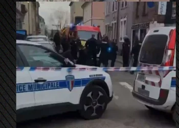 Gjimnazisti vret shokun dhe plagos tre të tjerë në …
