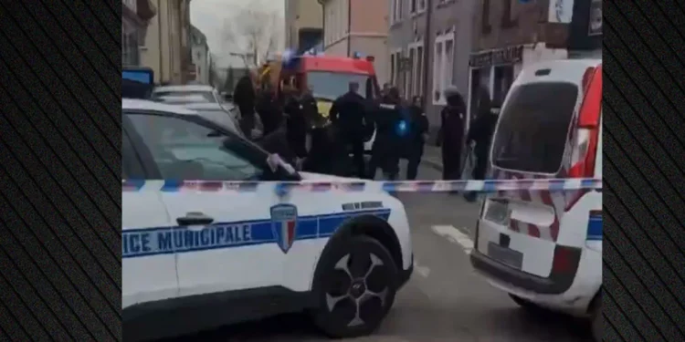 Gjimnazisti vret shokun dhe plagos tre të tjerë në …
