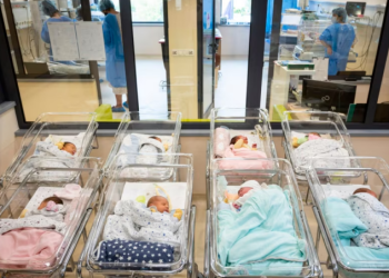 OKB parashikon përgjysmim të lindjeve në Shqipëri në 3 dekadat e ardhshme