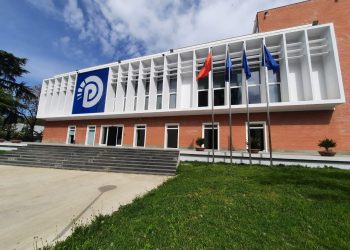 Po blejnë vota në Lushnjë? PD: Policia, një bandë në shërbim të Ballukut