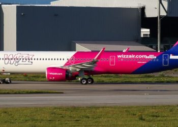 Plaçkitën dhe pastaj u tallën me familjen shqiptare, reagon Wizz Air: Kërkojmë ndjesë, por ata e dinin…