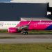 Plaçkitën dhe pastaj u tallën me familjen shqiptare, reagon Wizz Air: Kërkojmë ndjesë, por ata e dinin…