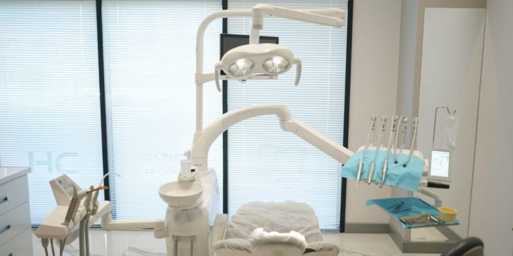 Ekskluzive/ 63-vjeçari ndërroi jetë pas ndërhyrjes, klinika Dental Helth: Kishte disa sëmundje shoqëruese, nuk i deklaroi