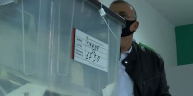 Numërohet kutia e parë në Tiranë, PD kryeson në Njësinë 2 me 123 vota, PS 91 vota