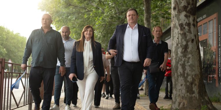 Jupi ndan fotot krah Neritan Vladit: Ne nuk u përkulëm, jemi më të fortë se kurrë