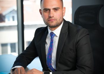 Dy fytyrat e Berishës: Kërkon të përvetësoj mandate nga zgjedhje që i quan farsë