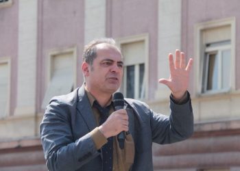 “PS kapak i krimit dhe i pushtetit”/ Goxhaj: Jemi diktaturë hibride