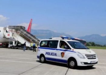Pengmarrje dhe dr*gë, ekstradohen dy të rinj nga Gjermania dhe Italia