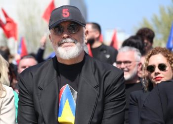 Dëmi moral i premtimeve, një flluskë elektorale