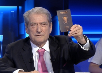 Dhurata që Berisha i bëri ‘live’ Ramës