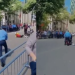 Incident në Giro d’Italia, qytetari përplaset nga çiklisti