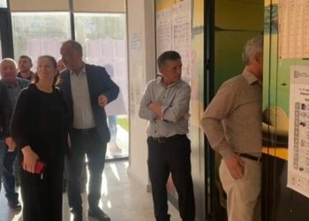 Procesi i votimeve nis me probleme teknike edhe në Berat e Lezhë
