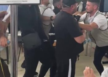 EMRI/ Goditi me grushte sekretarin e KZAZ-së në Kashar, shoqërohet në polici autori i dhunës