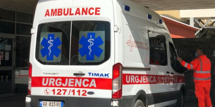 Gjendet pa shenja jete një 24-vjeçar në liqenin e Farkës