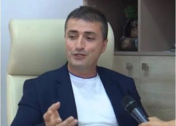 Kandidati për deputet Termet Peçi kapet në flagrancë me një grua të martuar