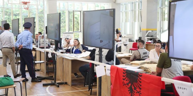 Pas suksesit të kufizuar, partitë e reja i rikthejnë sytë nga sistemi elektoral