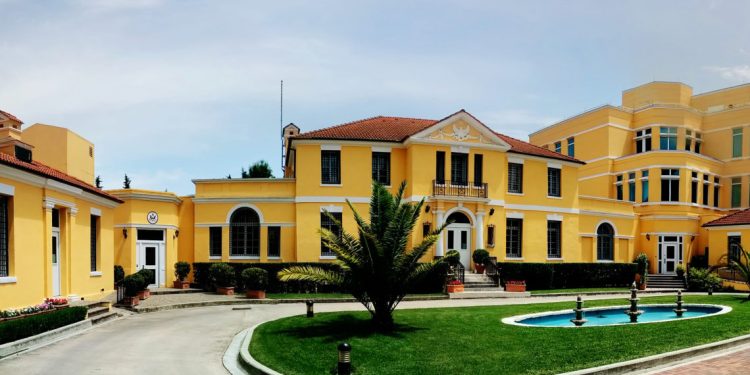 Njoftim i rëndësishëm nga Ambasada Amerikane: Kujdes me…