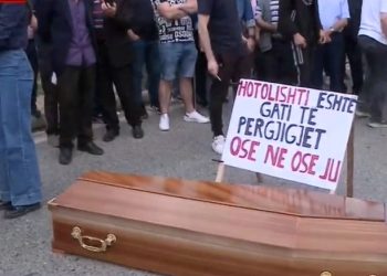 Banorët e Hotolishtit paralajmërojnë Rama-Ballukun: Ose ne, ose ju